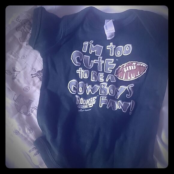 5/$25 Football Onesie 6 months - Picture 1 of 2